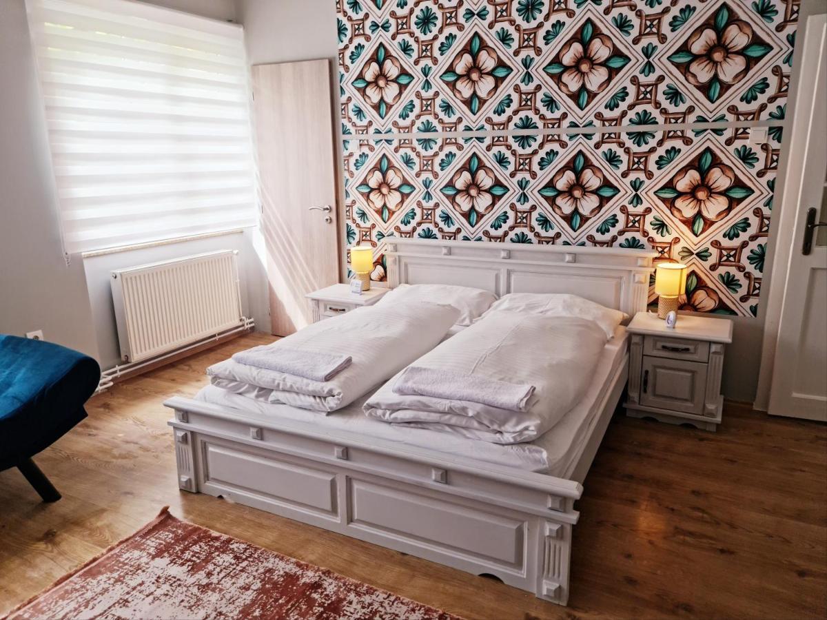 Huerrem Apartman Eger Bagian luar foto