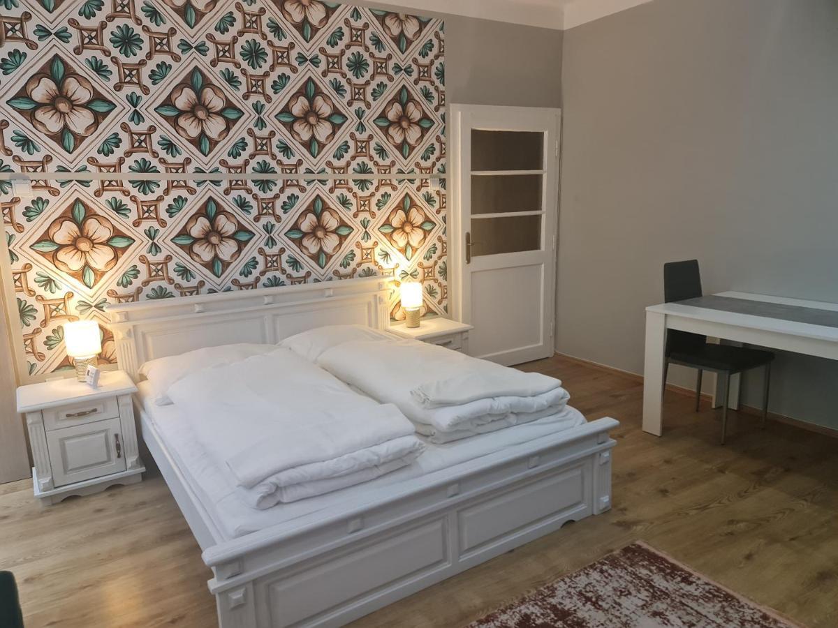 Huerrem Apartman Eger Bagian luar foto